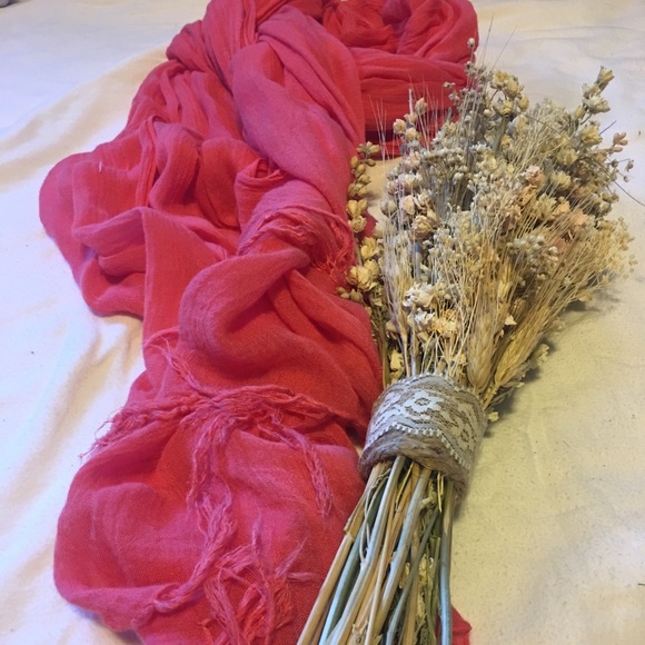 💖Pink Tasseled Scarf - Picture 2 of 2